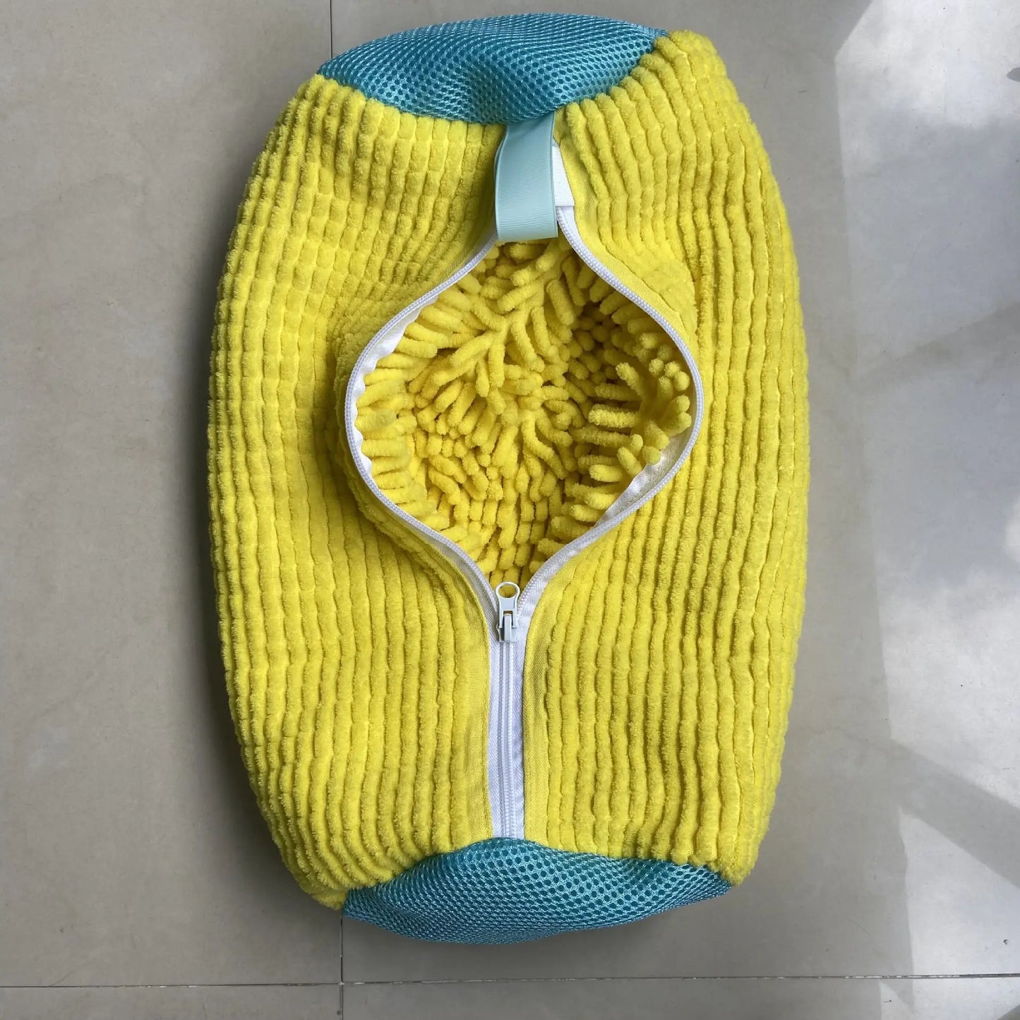Sneaker Washing Bag – Clean Your Shoes Safely in the Machine